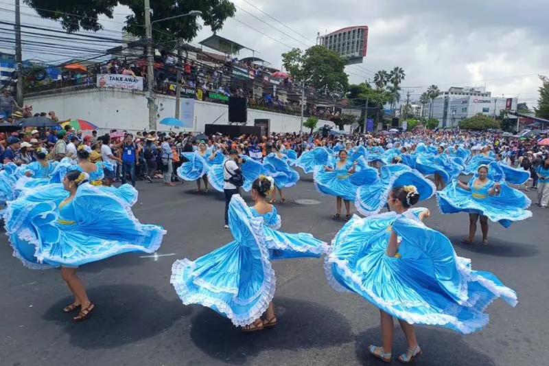 Estas calles estarán cerradas en San Salvador este lunes por desfile de la independencia