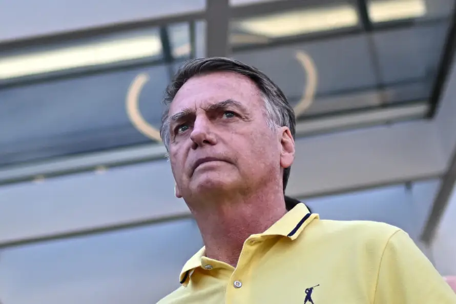 Bolsonaro recibe alta médica y vuelve a prisión tras ocho días hospitalizado