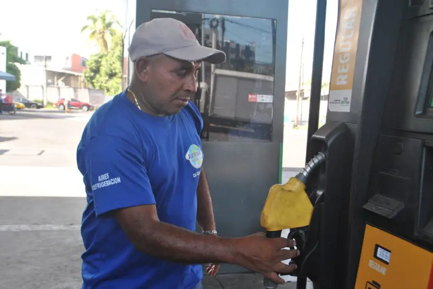 Estaciones de servicio vendieron 1.4 millones de galones más en mayo que hace un año
