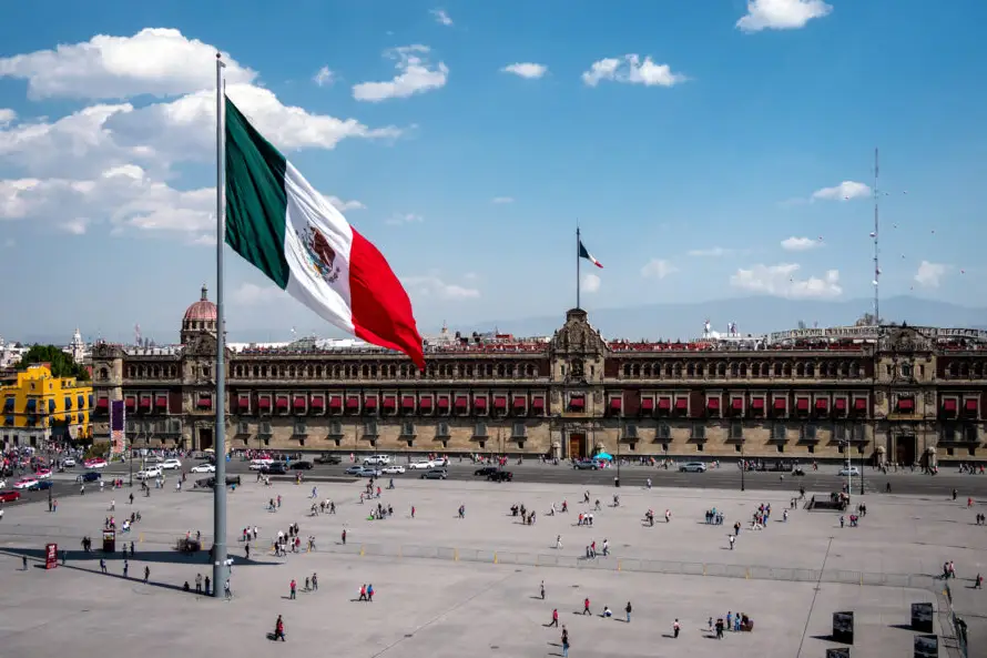 México pasó de población "sana" a "enferma" en cuarenta años, alertan autoridades de salud