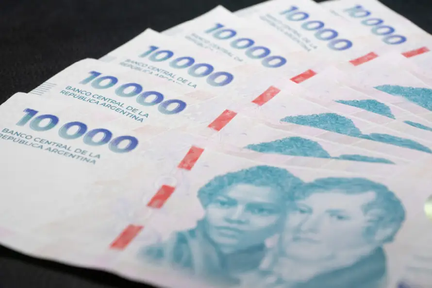 EE.UU. negocia con Argentina línea de swap de $20,000 millones para frenar crisis del peso