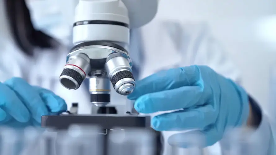Científicos latinos en EEUU hallan biomarcador que podría detectar temprano el Alzheimer
