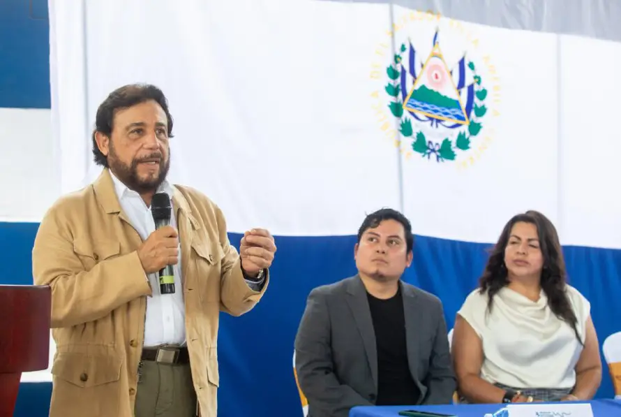Félix Ulloa dice propuesta de reforma puede ser “una nueva Constitución” para la región