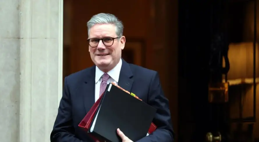 Keir Starmer dice que quiere cerrar todos los hoteles de solicitantes de asilo lo antes posible