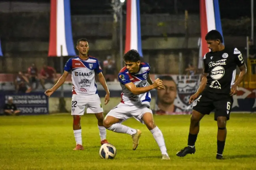 Firpo se reencuentra con la victoria al imponerse 2-0 a Hércules