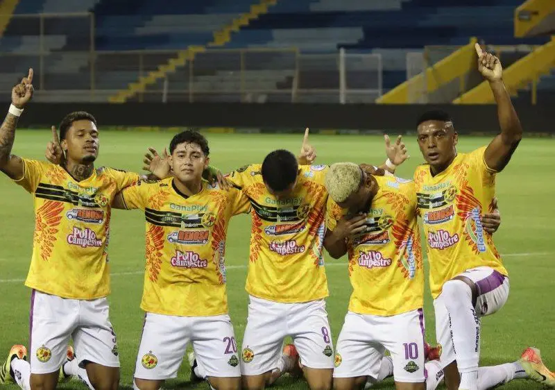 Platense mantiene su racha triunfal y vence 3-1 a Hércules en la jornada 10