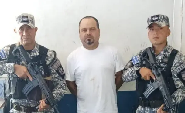 Arrestan a hombre señalado de atacar con una navaja a su primo en Apastepeque