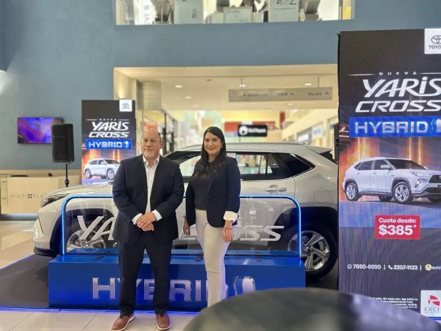 Toyota y Excel El Salvador presentan la Yaris Cross híbrida, su cuarto modelo ecológico en el país