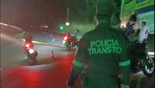Muere menor de 17 años y motociclista queda lesionado tras accidente en curva El Papaturro