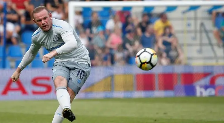 Exfutbolista Wayne Rooney confiesa que sin su esposa estaría muerto