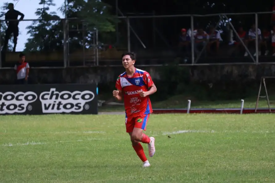 Firpo se mantiene en el liderato tras vencer 4-2 a Zacatecoluca
