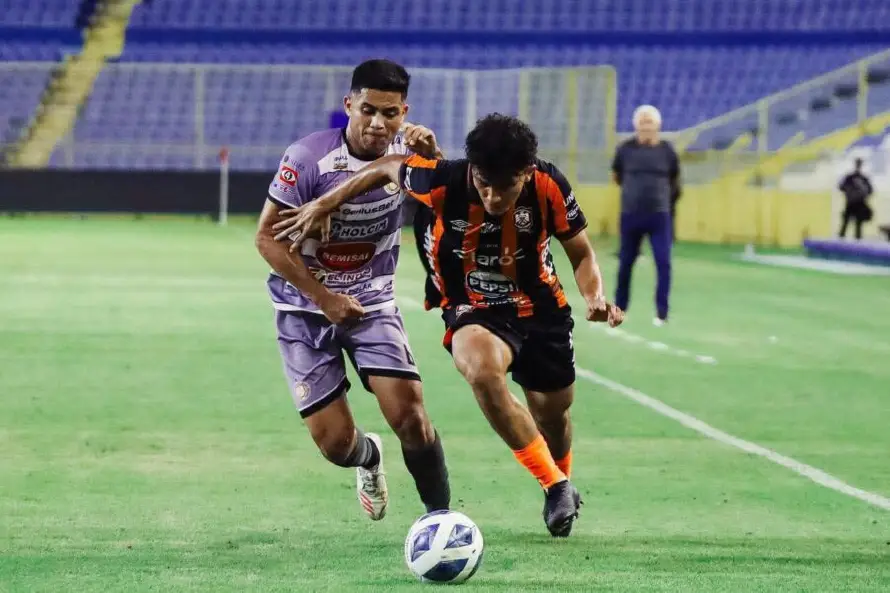 Águila sigue sin ganar y encadena seis derrotas tras caer 2-1 con Metapán