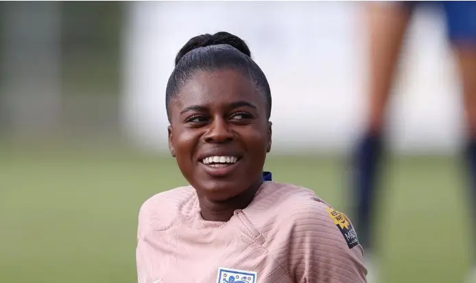 Una futbolista del Tottenham denuncia insultos racistas en redes sociales