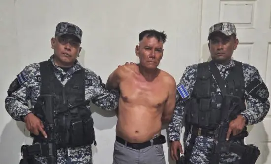 Arrestan a hombre que atacó con cuchillo a otro en Santa Cruz Michapa