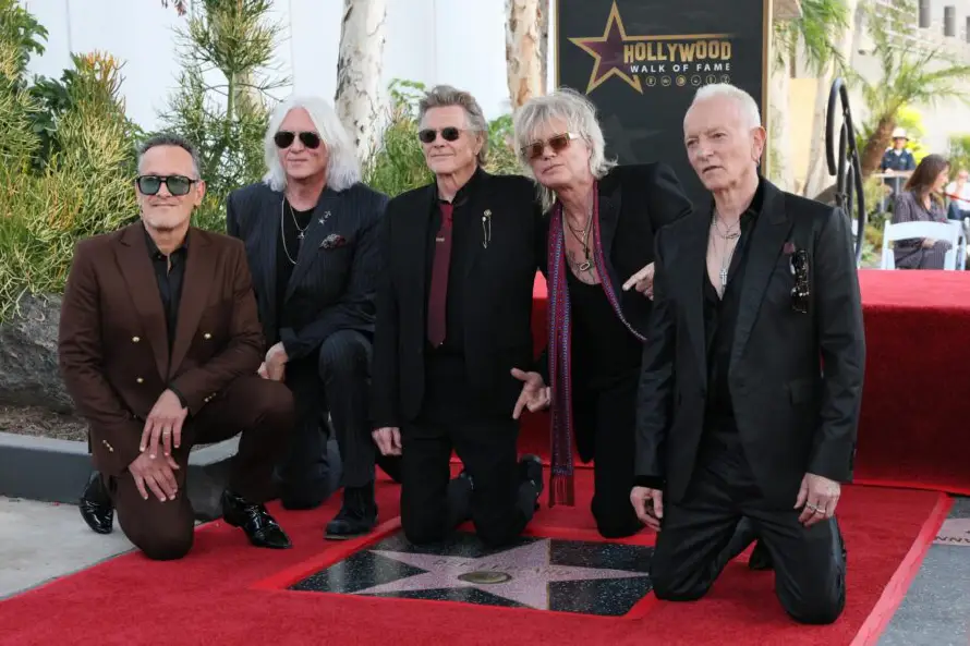 Def Leppard recibe su estrella en el Paseo de la Fama de Hollywood junto a Jon Bon Jovi