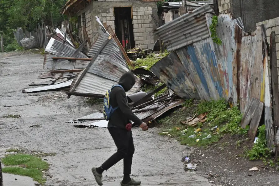 Melissa provoca daños en hospitales, viviendas y deja carreteras inundadas en Jamaica