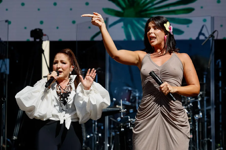 Gloria Estefan conquista Madrid con un canto a la unidad en la fiesta de la Hispanidad