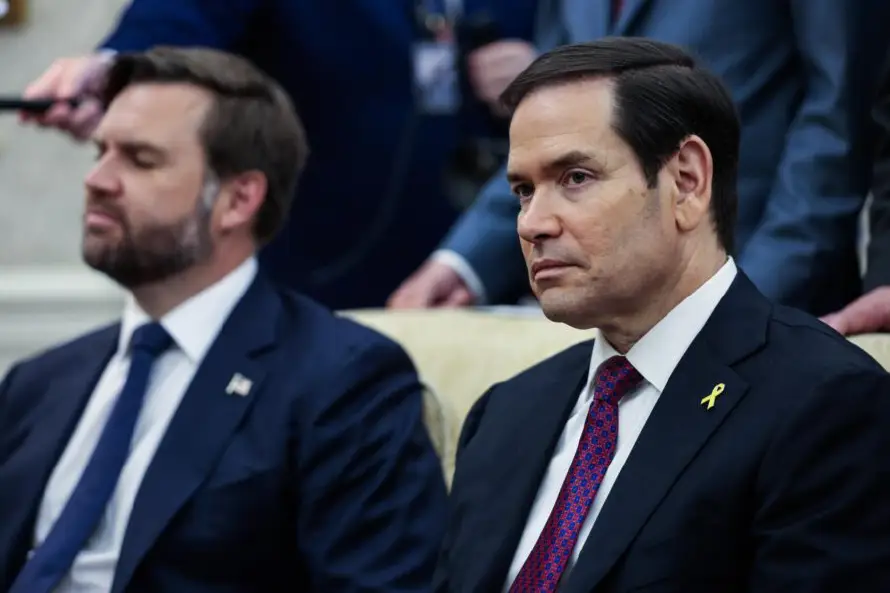 Los demócratas acusan a Trump de querer una "guerra" y un "cambio de régimen" en Venezuela
