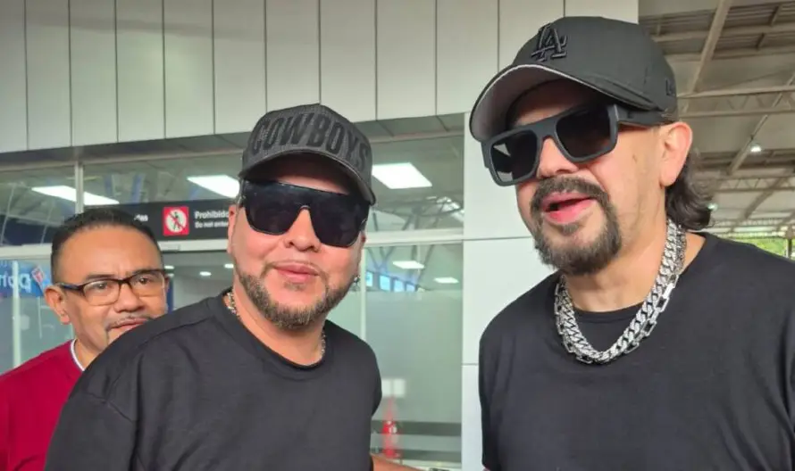 Abel Talamántez y Cruz Martínez ya llegaron a El Salvador como Los Kumbia Kings