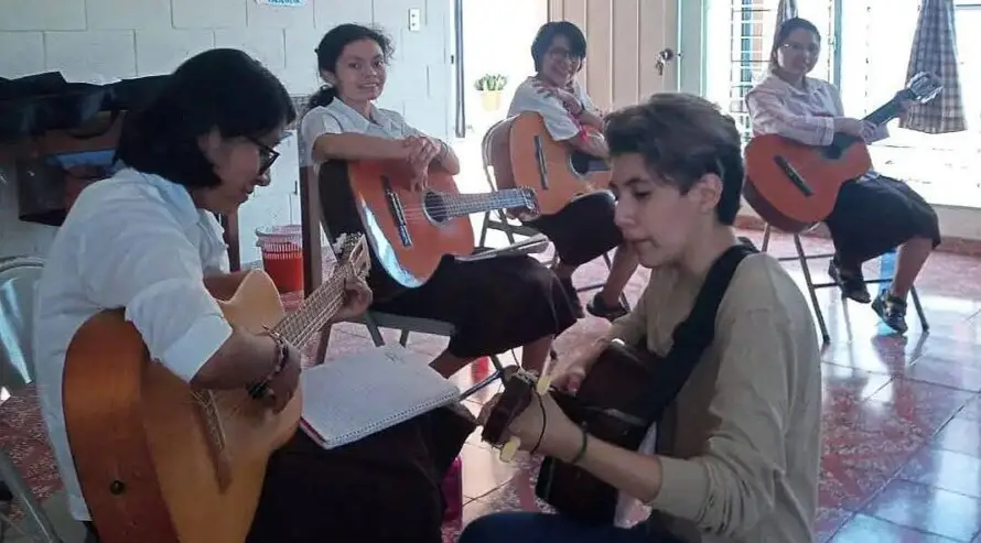 Cantar es Sanar: la escuela de música que convierte el arte en un refugio emocional