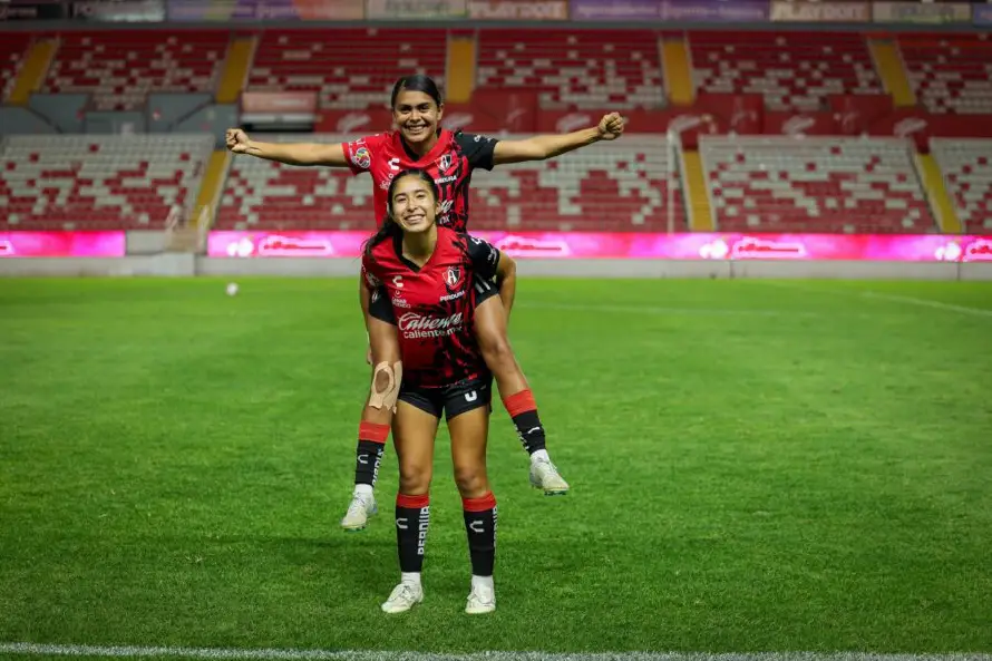 La salvadoreña Brenda Cerén anota dos goles, pero Atlas cae ante América en el Apertura mexicano