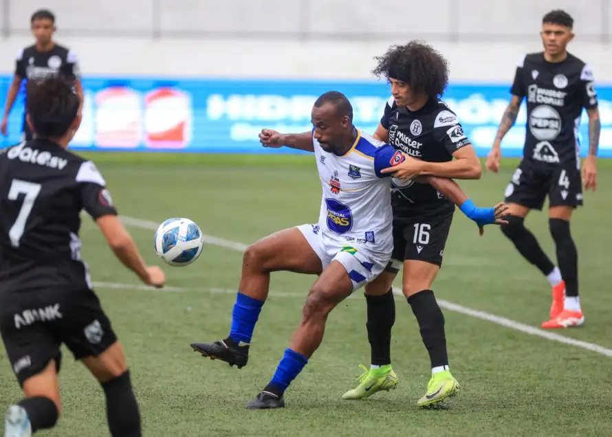 Hércules remonta y vence 2-1 a Zacatecoluca para abandonar el último lugar de la tabla