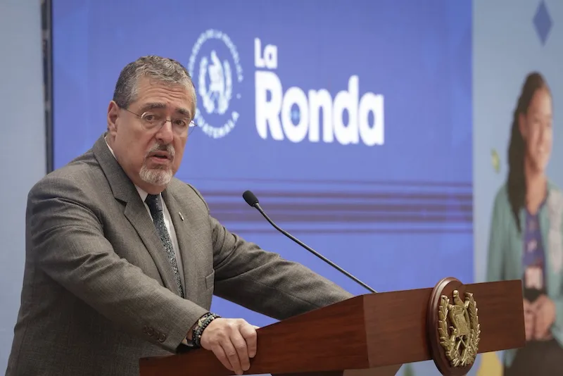 Arévalo insiste en denuncia de intento de golpe en Guatemala y recibe respaldo de la OEA