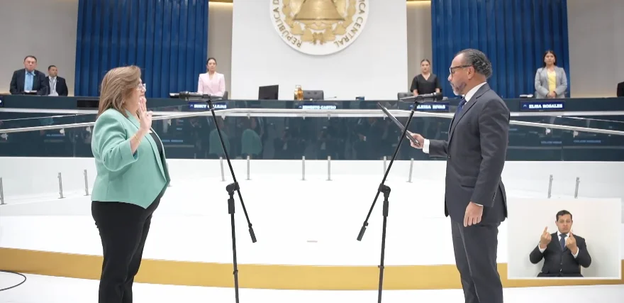 Raquel de Guevara reelecta como procuradora de derechos humanos, diputadas Villatoro y Ortiz la señalan de "cómplice"