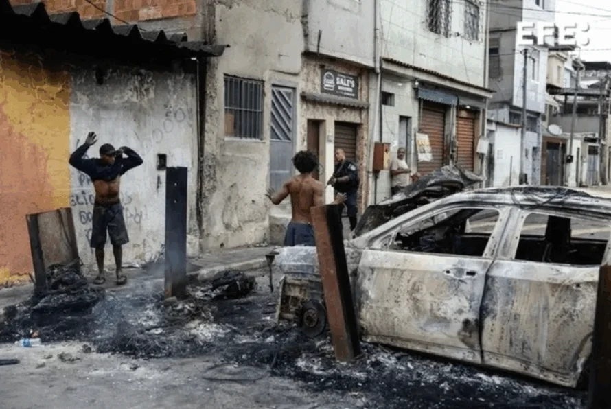 Hallan 40 cadáveres tras letal operativo policial en favelas de Río de Janeiro
