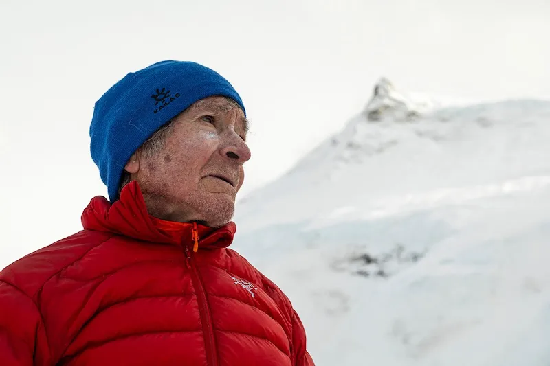 Carlos Soria, a sus 86 años, se convierte en el alpinista más longevo en coronar una montaña de más de 8,000 metros