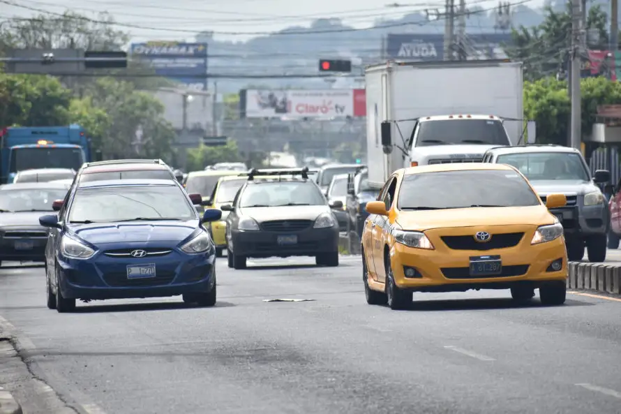 En el departamento de San Salvador circulan la mayoría de vehículos del país