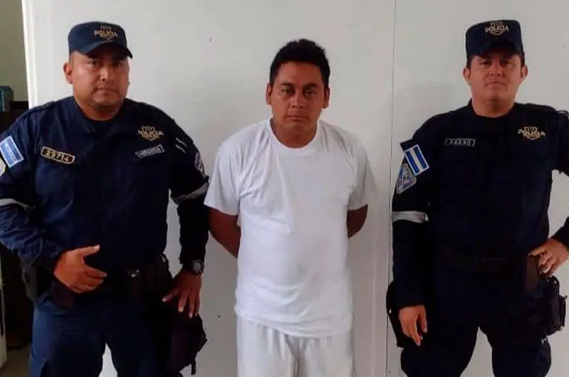 Capturan a conductor en Suchitoto con 435 grados de alcohol