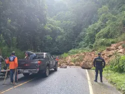 MARN alerta por deslizamientos y caída de rocas en carreteras