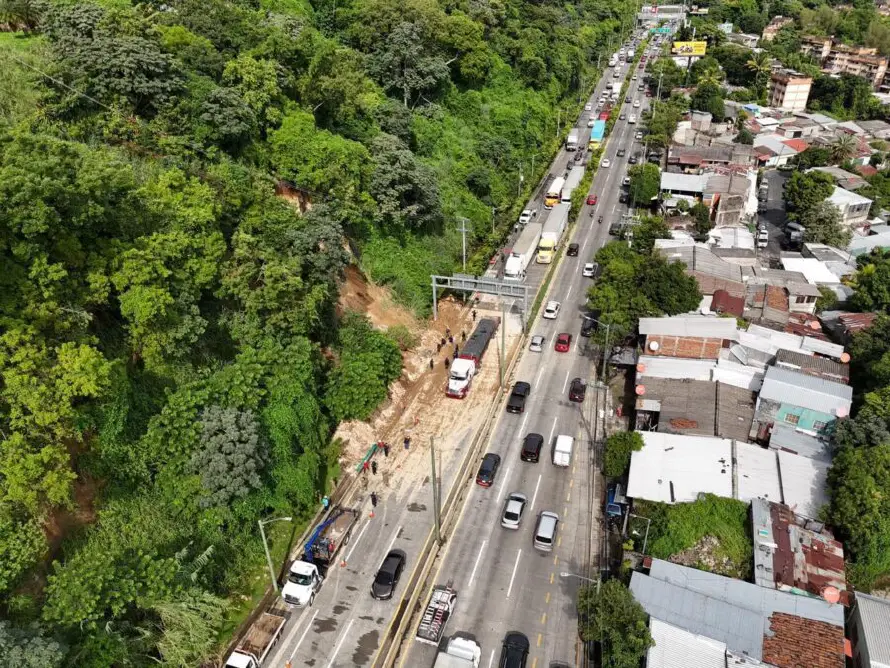 Intervendrán talud que se derrumbó en autopista a Comalapa y trabajos durarán dos semanas