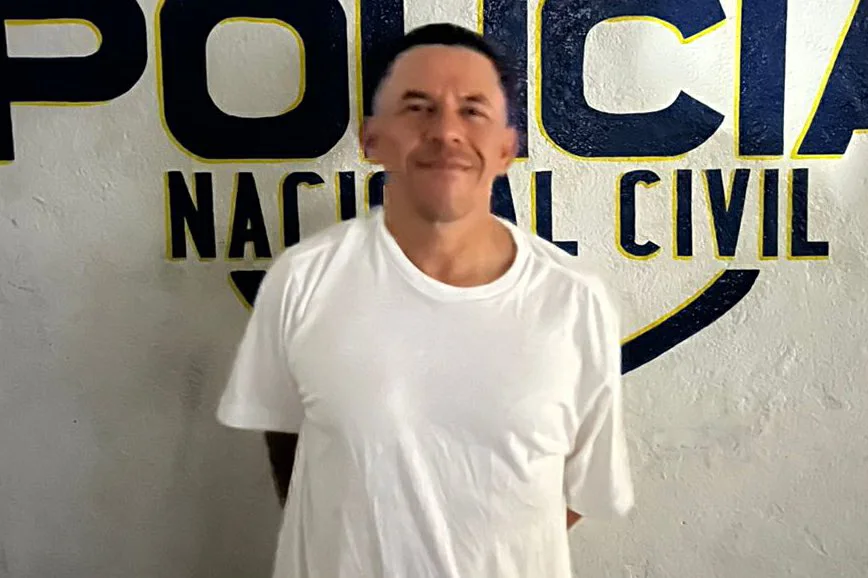Detienen a hombre que golpeó y abusó sexualmente de su pareja
