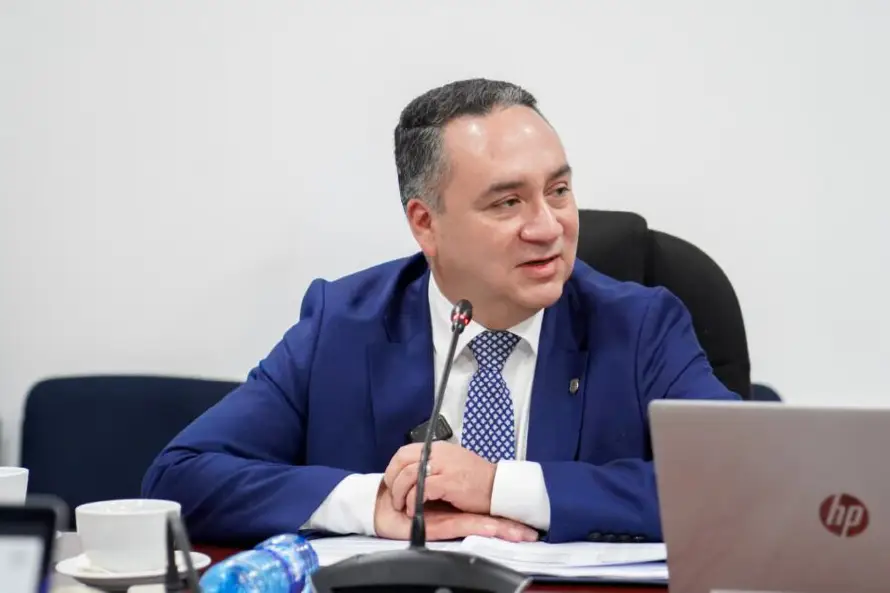 Fiscal dice que $91.6 millones de presupuesto 2026 "es adecuado" pero posiblemente pida "refuerzos" por litigios
