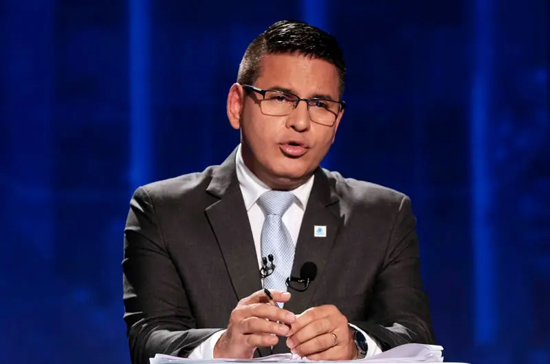 Una mujer denuncia a candidato presidencial conservador por abusos sexuales en Costa Rica