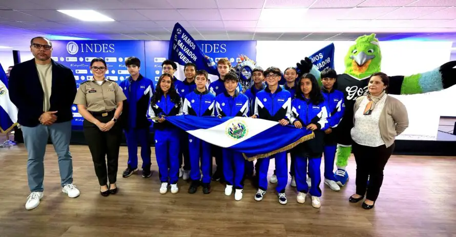 Atletas salvadoreños reciben pabellón para Juegos Codicader 2025 en Costa Rica