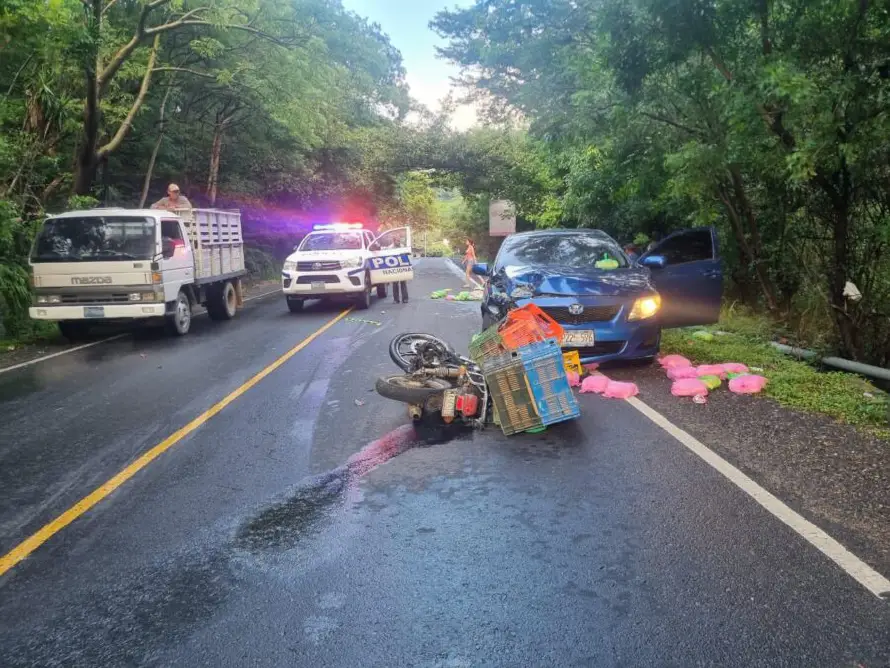 Motociclista y pasajeros lesionados en accidentes en Santa Ana, Ciudad Delgado y Apulo