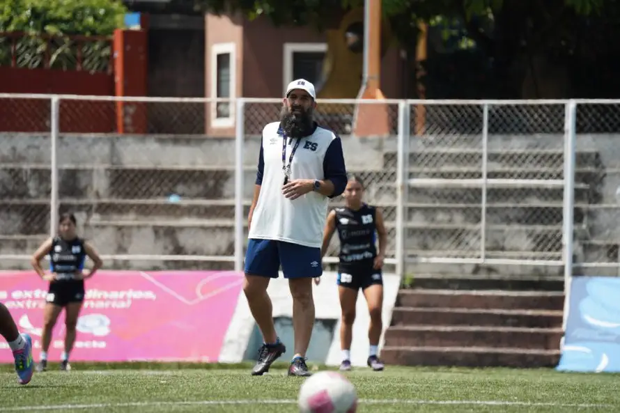 Eric Acuña revela la convocatoria de la Selecta Femenil para los Juegos Centroamericanos 2025 en Guatemala