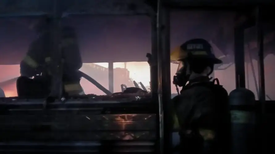 Un bus se incendia en Santa Tecla 