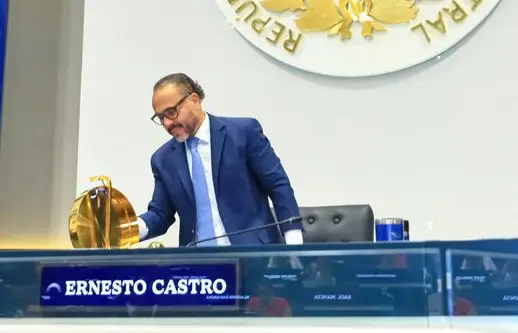 Ernesto Castro dice pagado aguinaldo a “todos los empleados" de la Asamblea Legislativa