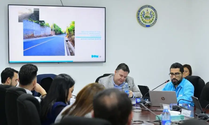 Diputados de NI dicen “hace falta mucho” pero están “avanzando” antes críticas sobre mal estado de calles y carreteras