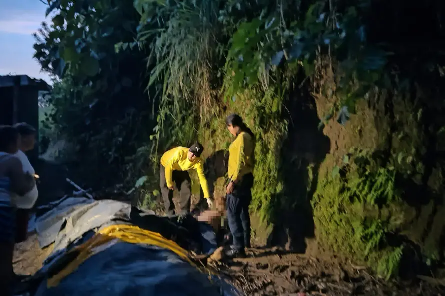 Hombre muere tras caer de un bordo de cinco metros en Coatepeque