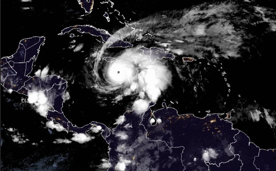 Melissa se fortalece a huracán categoría cuatro y amenaza con lluvias e inundaciones en Jamaica y el Caribe