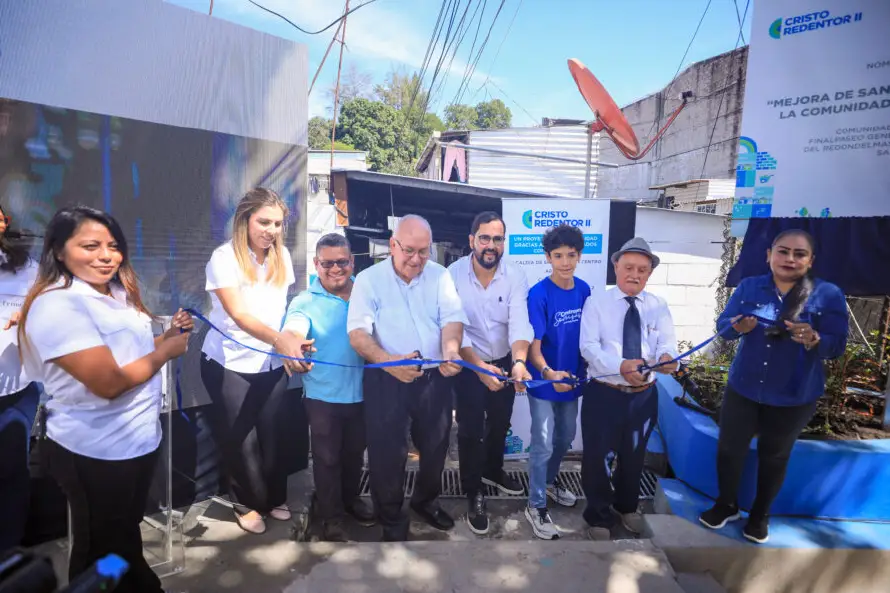 Fundación Rafael Meza Ayau impulsa saneamiento que transforma a 89 familias en la comunidad Cristo Redentor 2 de San Salvador