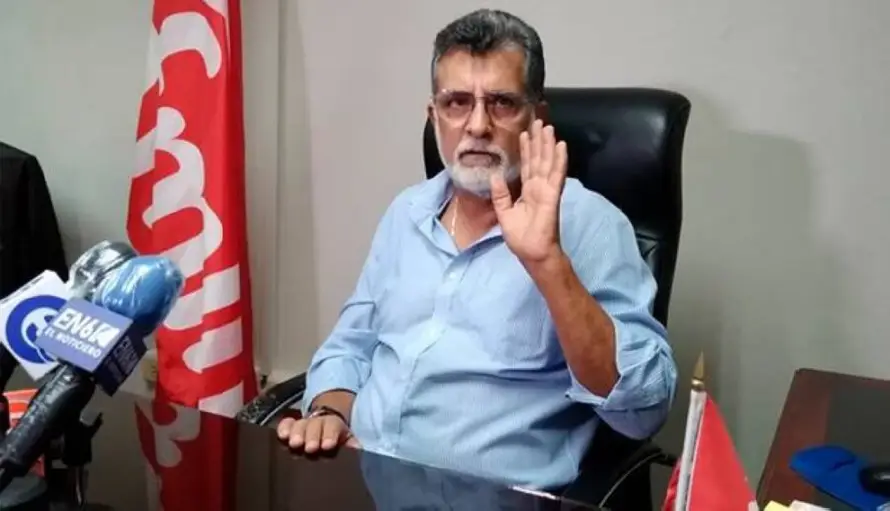 El exdiputado del FMLN Schafik Hándal, con orden de captura por falsedad ideológica, dice que "siempre han querido agarrarme"