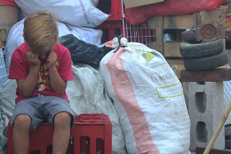 Cerca de medio millón de niños en El Salvador fueron abandonados por uno o ambos padres de familia, según encuesta