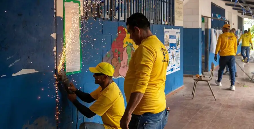 MOP reporta 118 escuelas finalizadas: “Incluso el mobiliario, todo es hecho 100 % por los reos”