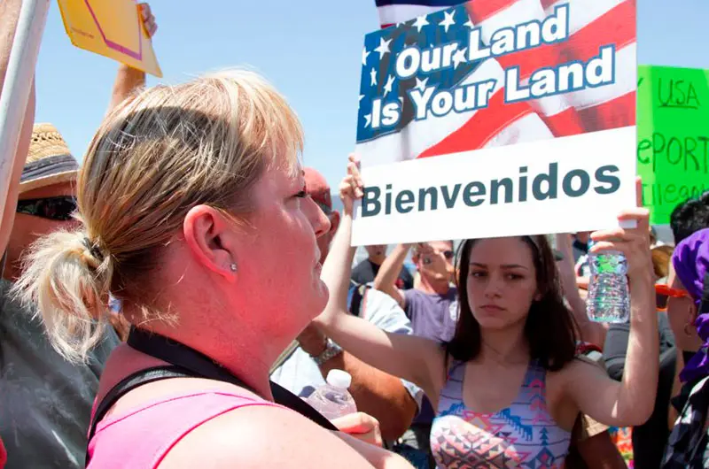 California levanta un muro de leyes para proteger a sus inmigrantes de las redadas de ICE